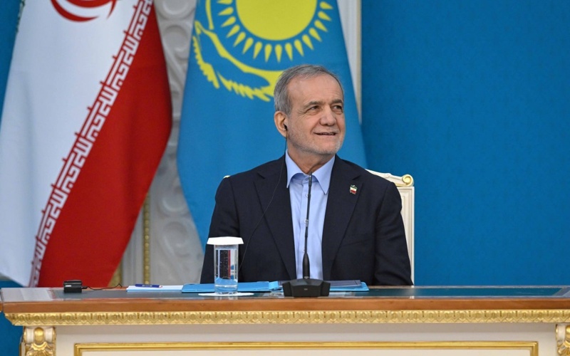 哈萨克斯坦总统和伊朗总统举行联合新闻发布会 哈萨克斯坦总统和伊朗总统举行联合新闻发布会