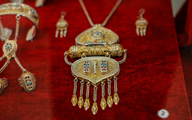 著名珠宝匠举办独立日主题展览 传承哈萨克传统珠宝艺术 著名珠宝匠举办独立日主题展览 传承哈萨克传统珠宝艺术