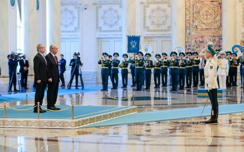 Тоқаев ва Пезешкиён Тоқаев ва Пезешкиён