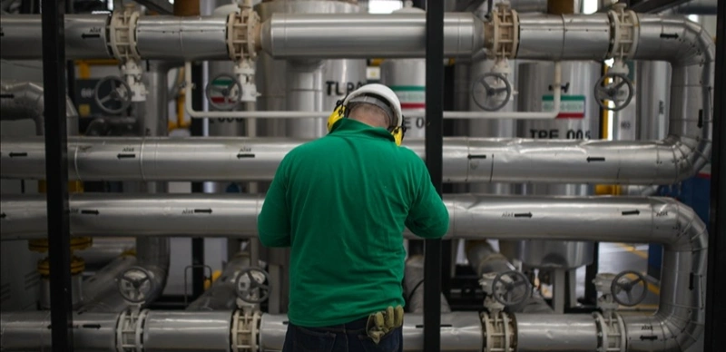 Over 40,000 Work-Related Cancer Cases Reported Across EU in Past Decade BRUSSELS — December 10, 2025 More than 40,000 cases of occupational cancers were recorded across the European Union between 2013 and 2023, according to new data released by Eurostat.  The figures show that 3,500 cases were acknowledged in 2023, an increase of 191 compared to 2022. Occupational cancers are typically linked to long-term exposure to carcinogenic substances in the workplace, with many cases appearing decades after initial exposure.  📊 Trends and Impact:  Annual cases in 2020 (3,094), 2021 (3,258), and 2022 (3,309) were below the 2013–2019 average of 3,909 per year.  Analysts suggest the decline may reflect the impact of the COVID-19 pandemic on working environments and healthcare services.  🔎 Breakdown by Cancer Type (2013–2023):  Lung cancer: 16,499 cases.  Mesothelioma: 16,469 cases (linked to asbestos exposure).  Bladder cancer: 2,696 cases. Together, lung cancer and mesothelioma accounted for more than 80% of all occupational cancers reported.  💬 Expert Warnings: Health experts stress that the data underscores the long-term risks of hazardous working conditions and highlight the urgent need for strict occupational safety measures to protect workers from carcinogenic exposures.