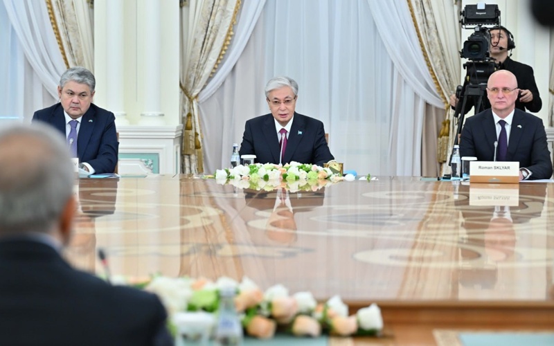 Президенты Казахстана и Ирана провели переговоры в расширенном составе Президенты Казахстана и Ирана провели переговоры в расширенном составе