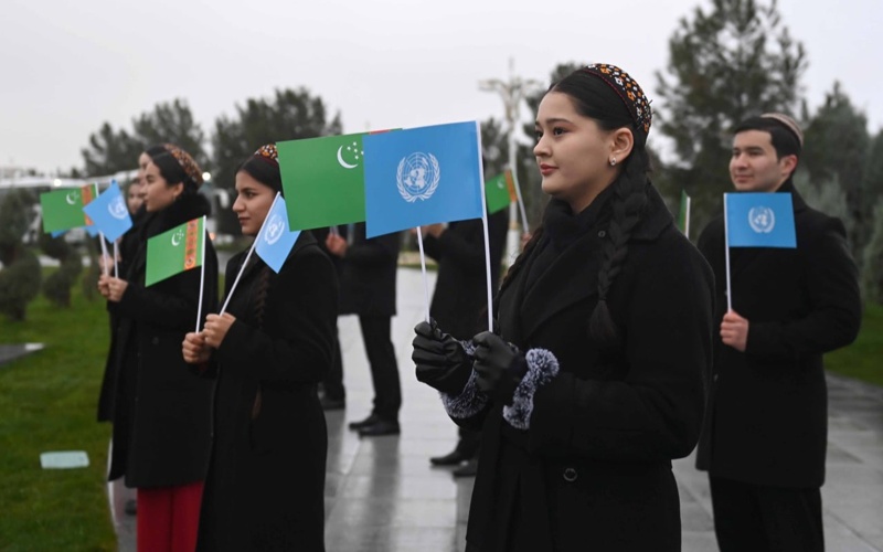 President Tokayev lays wreath at Monument of Neutrality in Ashgabat President Tokayev lays wreath at Monument of Neutrality in Ashgabat