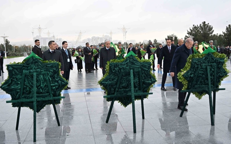 President Tokayev lays wreath at Monument of Neutrality in Ashgabat President Tokayev lays wreath at Monument of Neutrality in Ashgabat
