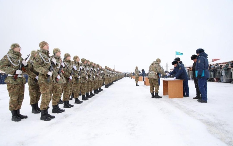 Ақмолада Әуе шабуылына қарсы қорғаныс әскерлерінің сарбаздары әскери ант берді Ақмолада Әуе шабуылына қарсы қорғаныс әскерлерінің сарбаздары әскери ант берді