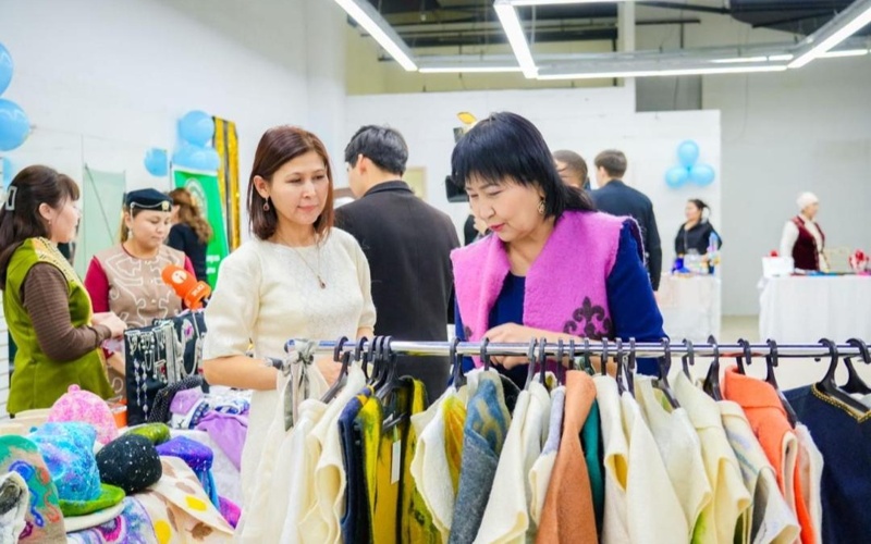 Около 100 ремесленников приехали на республиканскую ярмарку в Астану Около 100 ремесленников приехали на республиканскую ярмарку в Астану