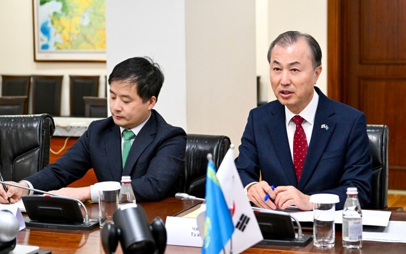 Роман Скляр встретился с послом Южной Кореи в Казахстане Роман Скляр встретился с послом Южной Кореи в Казахстане