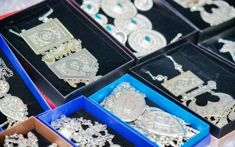 Около 100 ремесленников приехали на республиканскую ярмарку в Астану Около 100 ремесленников приехали на республиканскую ярмарку в Астану