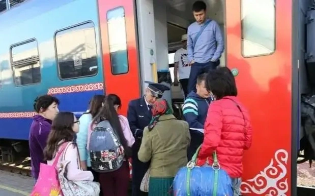 Сколько переселенцев с юга на север Казахстана вернулись обратно