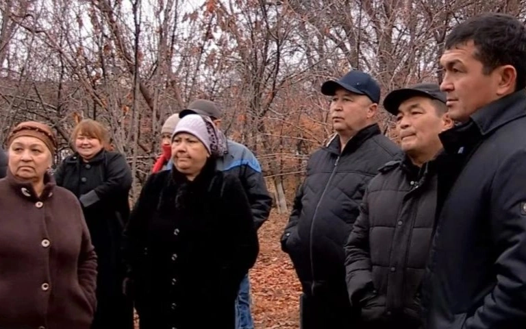 Жители села Туркестанской области жалуются на зловоние от завода