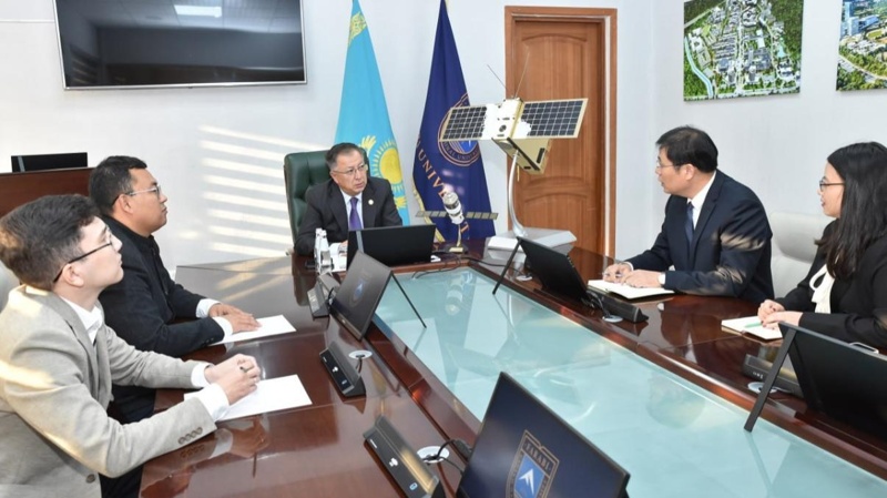 Казахстан и Китай запустили в космос особо точный наноспутник