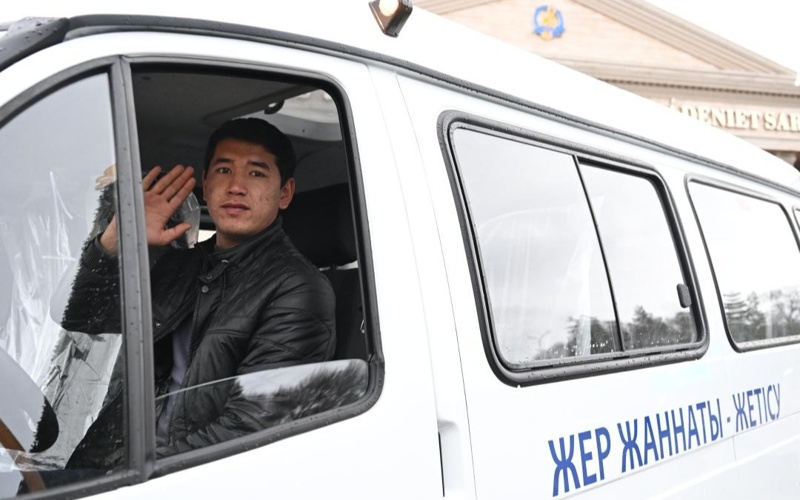 Жетісудағы мәдениет мекемелеріне автокөліктердің кілті табысталды Жетісудағы мәдениет мекемелеріне автокөліктердің кілті табысталды