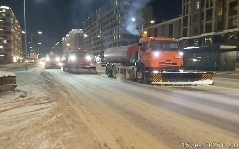 Город очищают круглосуточно: как в Астане борются со снегом