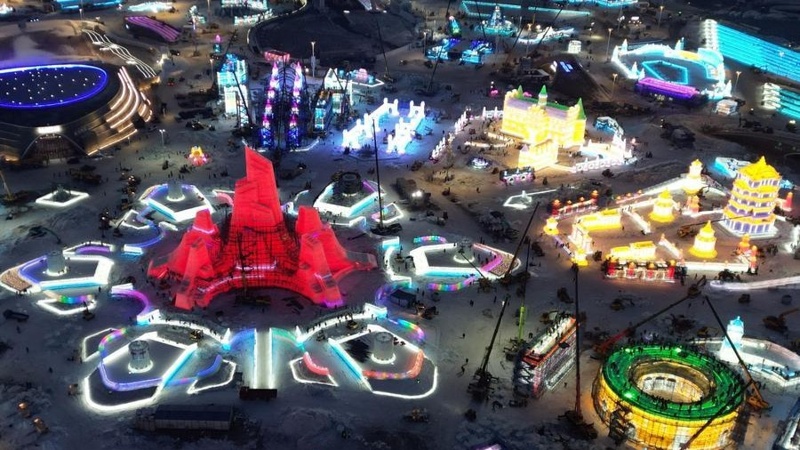 The world's largest ice-and-snow theme park The world's largest ice-and-snow theme park