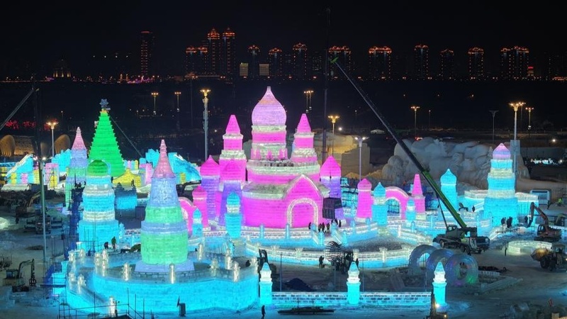 The world's largest ice-and-snow theme park The world's largest ice-and-snow theme park