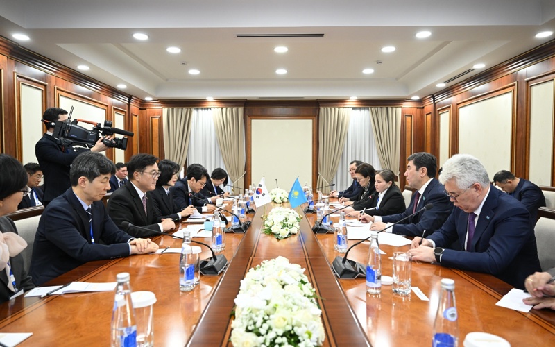 Спикер Мажилиса выступил на форуме парламентариев Центральной Азии и Кореи Спикер Мажилиса выступил на форуме парламентариев Центральной Азии и Кореи