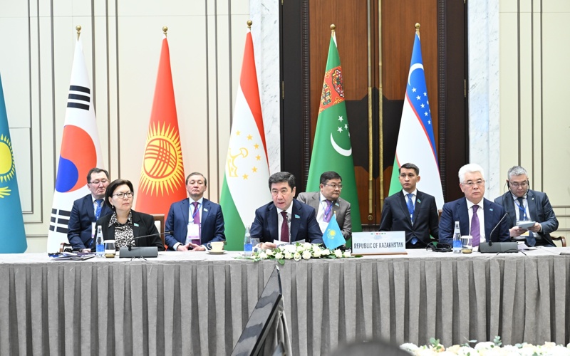 Majilis Majilis Speaker Koshanov proposes deepening CA-Korea cooperation in AI and ecology