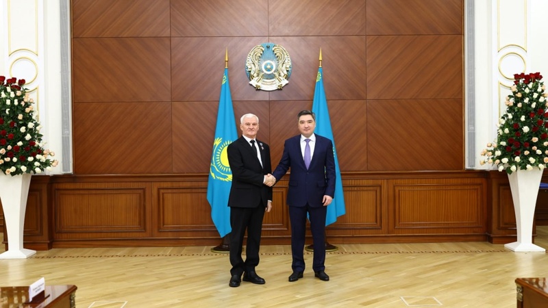 Энергетика саласының қызметкерлері мен ардагерлеріне мемлекеттік наградалар табыс етілді Энергетика саласының қызметкерлері мен ардагерлеріне мемлекеттік наградалар табыс етілді