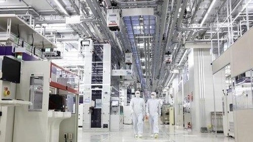 S. Korea’s electronics, telecommunications shipments set record high in 2024