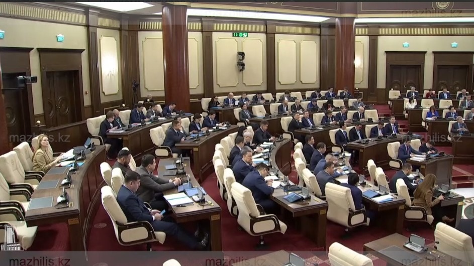 https://img.inform.kz/kazinform-photobank/media/2025-12-17/b8276d3f-ced6-459a-a522-ddcda103866b.jpeg