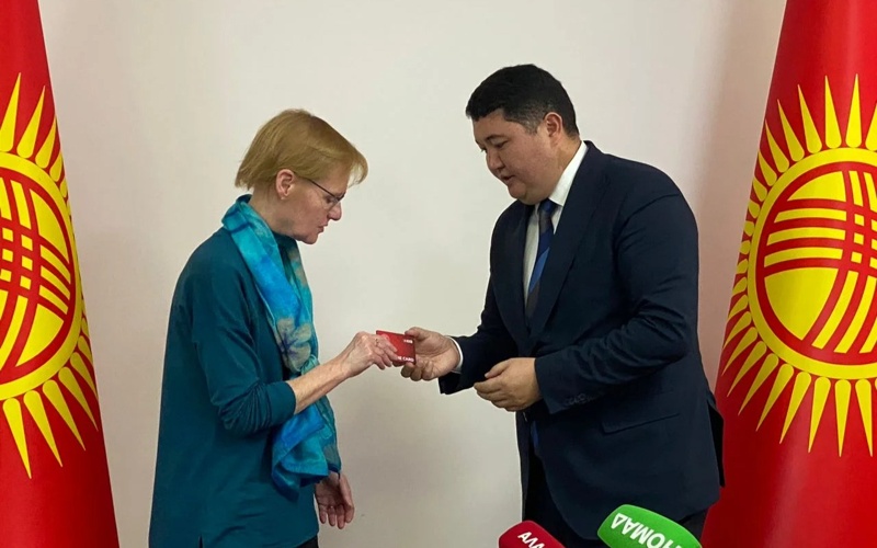 Қырғызстанда шетел азаматтарына резидент-карта беріледі Қырғызстанда шетел азаматтарына резидент-карта беріледі