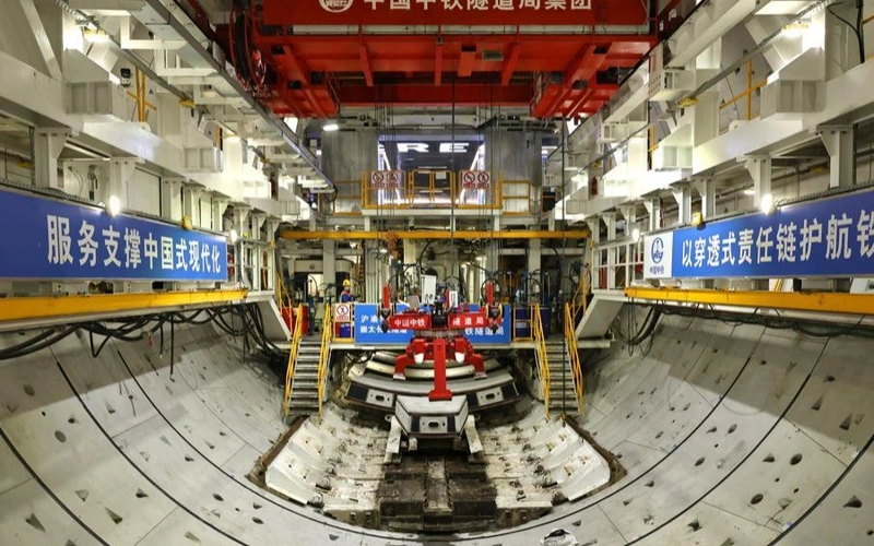 World's largest high-speed-rail tunneling machine passes 10,000m beneath China's Yangtze