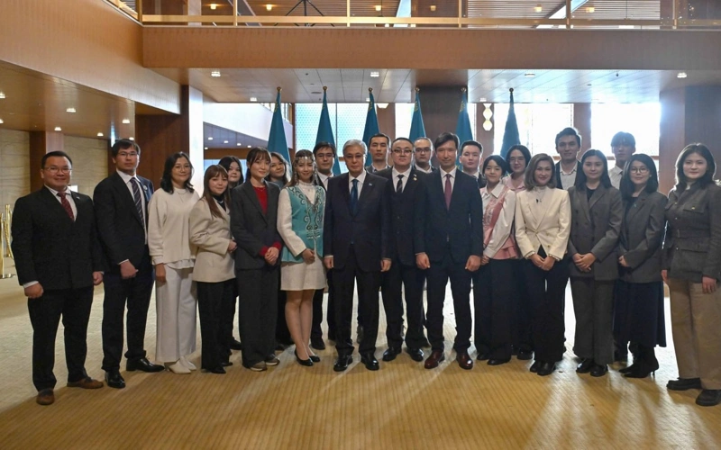 President Tokayev meets compatriots in Tokyo