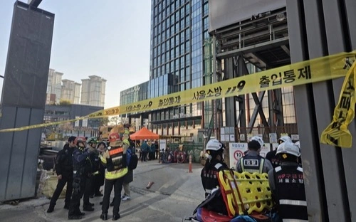 1 in cardiac arrest, 2 others hurt with all 7 rescued after collapse at Yeouido Station construction site