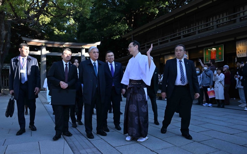 Head of State visits Meiji Jingu Shrine in Tokyo Head of State visits Meiji Jingu Shrine in Tokyo