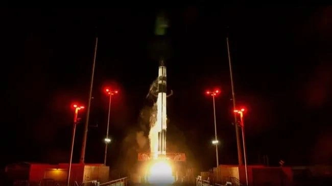 США впервые запустили дискообразные спутники на низкую околоземную орбиту