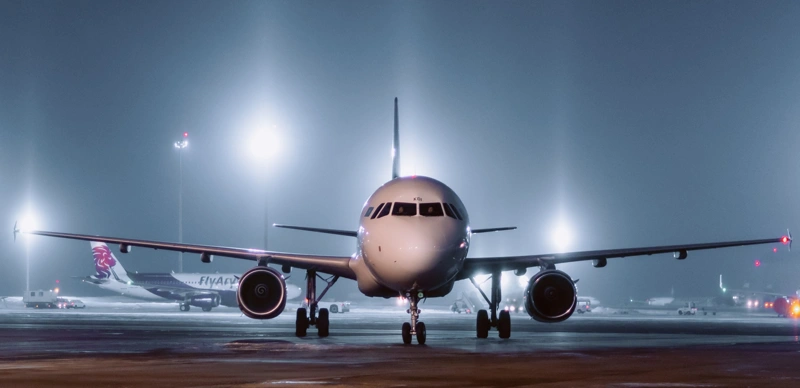 Ұшақты мұздан тазарту неге жолаушылар отырғызылғаннан кейін болады