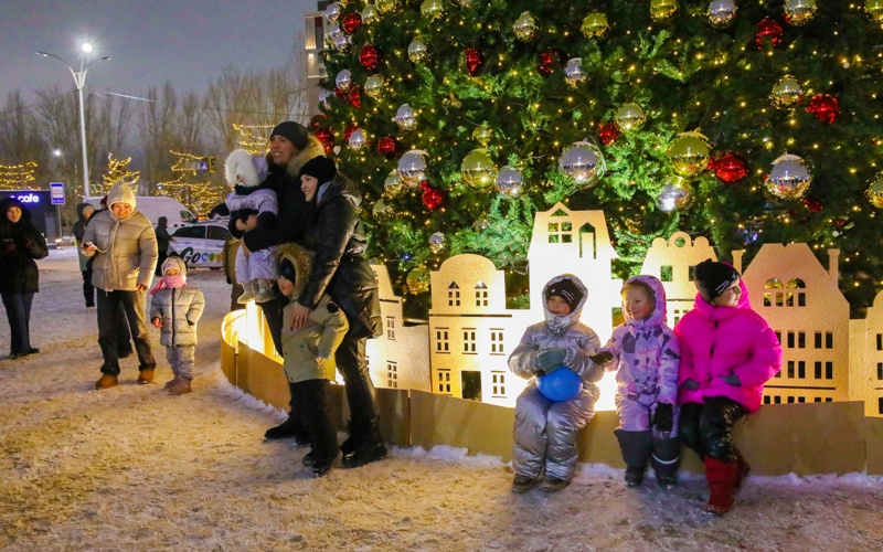 Up to 40 New Year trees light up Astana&rsquo;s Ertegi Fest 