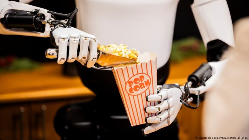 Tesla Берлинде адам тәрізді робот Optimus-ты таныстырды Tesla Берлинде адам тәрізді робот Optimus-ты таныстырды