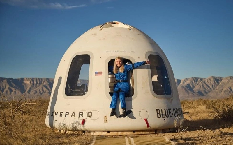 Blue Origin kompanııasy múgedekter arbasyndaǵy adamdy ǵaryshqa ushyrdy