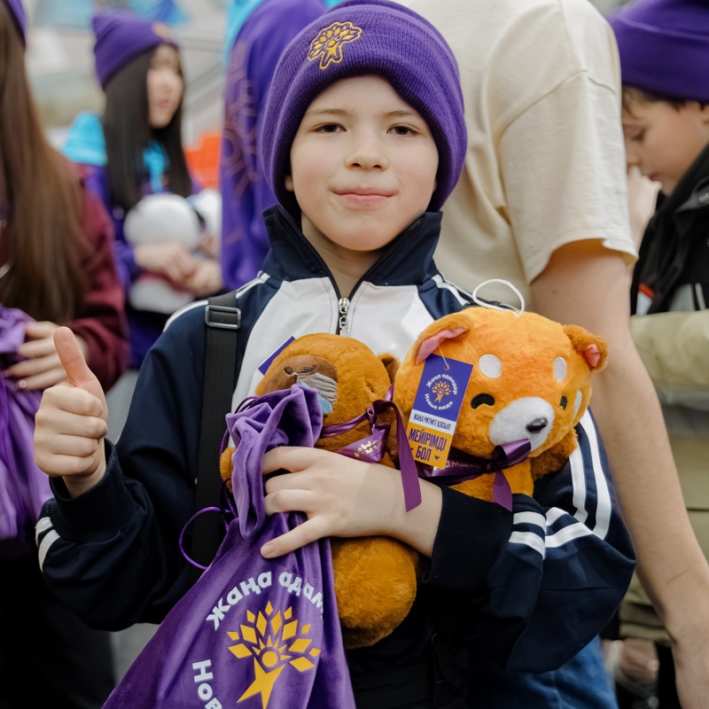 &laquo;Жаңа адамдар&raquo; ата-ана қамқорлығынсыз қалған балаларға арналған жаңа жылдық акция өткізді