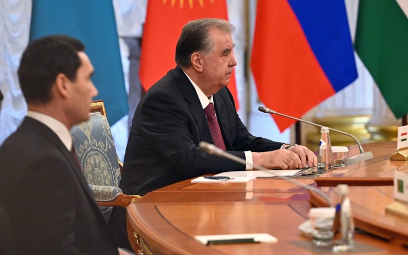 President Tokayev attends informal CIS meeting in St. Petersburg 