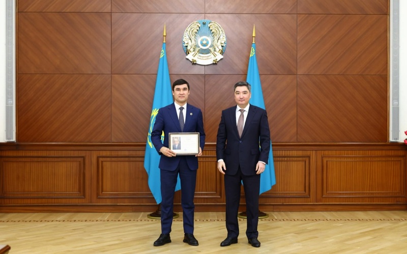 Бектенов Сурдлимпиада ойындарының жүлдегерлері мен жаттықтырушыларына наградалар табыс етті