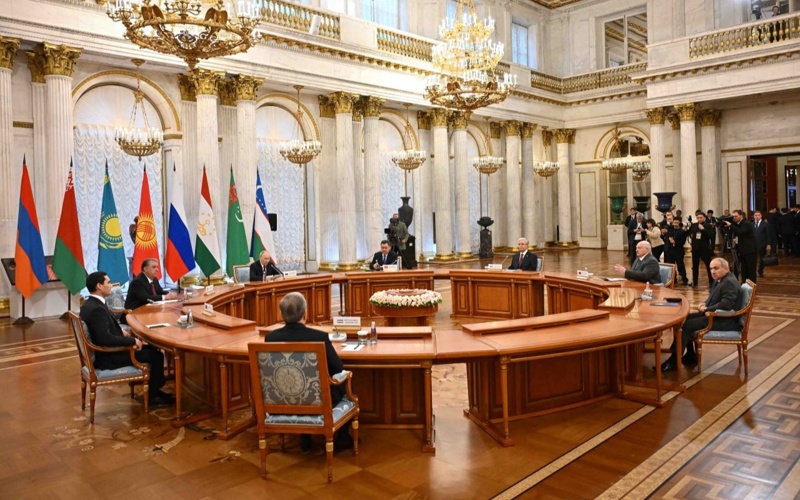 President Tokayev attends informal CIS meeting in St. Petersburg 
