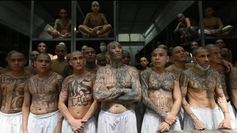 MS-13 bandasynyń múshesi 1335 jylǵa bas bostandyǵynan aıyryldy