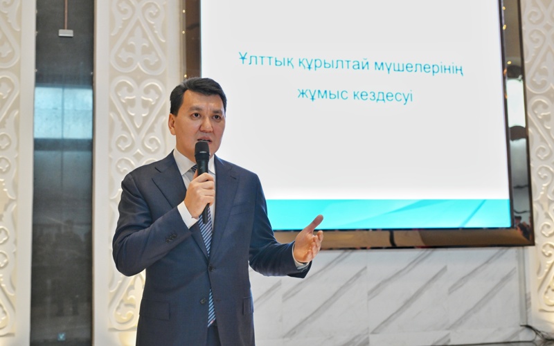 Мемлекеттік кеңесші Ұлттық құрылтай мүшелеріне президенттік реформалардың маңыздылығы мен нәтижелері туралы айтты