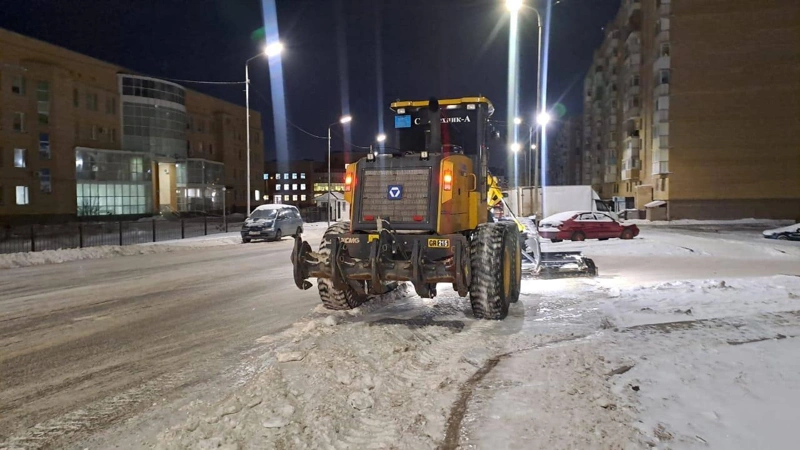 Astanada túngi aýysymda qar kúreýge 1 200-den asa arnaıy tehnıka jumyldyryldy