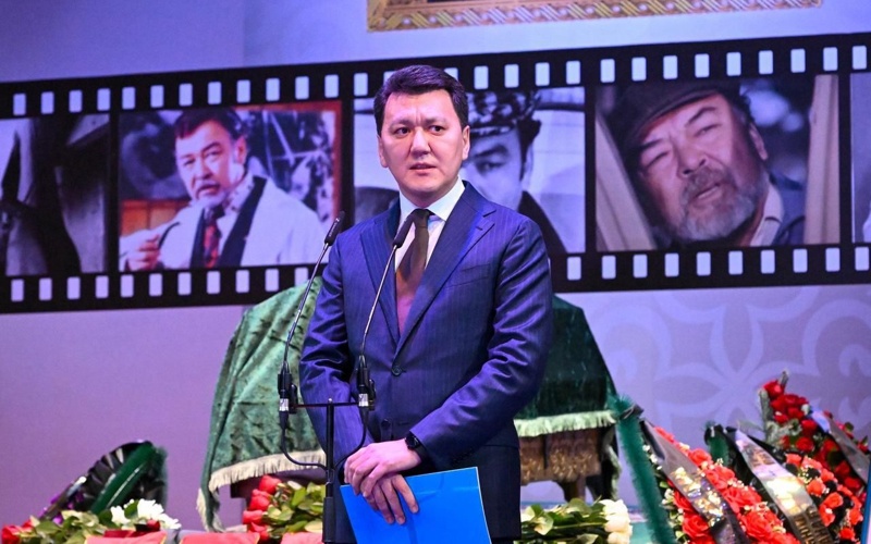 Almatyda &laquo;qazaqtyń Bekejanyn&raquo; aqtyq saparǵa shyǵaryp saldy 