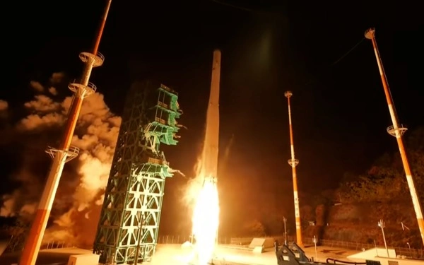 Первая южнокорейская коммерческая ракета разбилась через 30 секунд после запуска