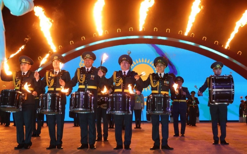 哈萨克斯坦代表团在卡塔尔国际军乐艺术节上精彩亮相