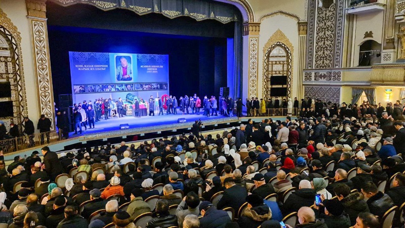 Алматыда Асанәлі Әшімовпен қоштасу рәсімі өтіп жатыр Алматыда Асанәлі Әшімовпен қоштасу рәсімі өтіп жатыр