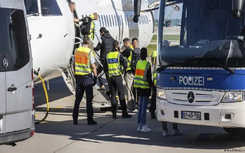 Сирийского преступника впервые за 15 лет депортировали на родину из Германии