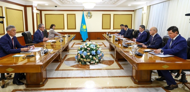 Олжас Бектенов өңдеу өнеркәсібінде ірі инвестициялық жобаларды жүзеге асыру мәселелері бойынша бірқатар кездесу өткізді Олжас Бектенов өңдеу өнеркәсібінде ірі инвестициялық жобаларды жүзеге асыру мәселелері бойынша бірқатар кездесу өткізді