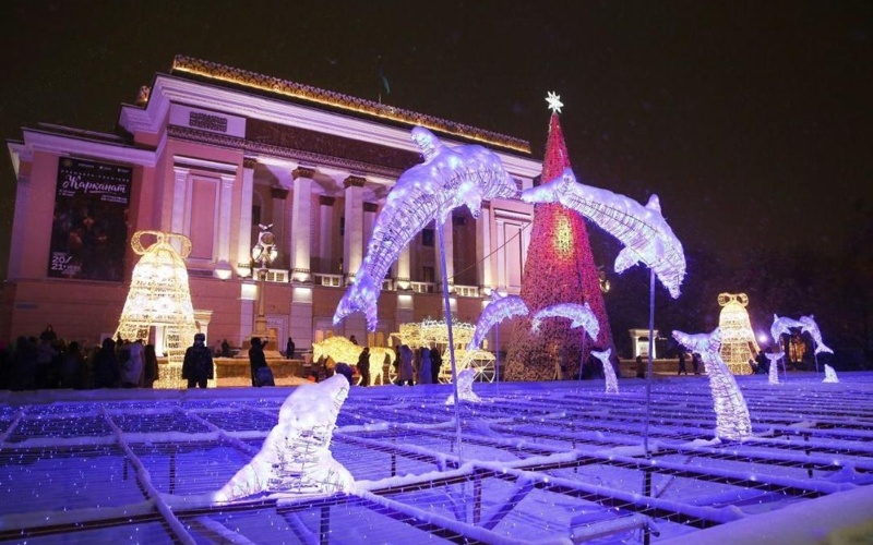 阿拉木图启动新年亮化工程 迎来多彩新年季