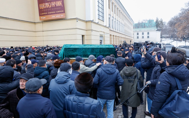 Алматыда &laquo;қазақтың Бекежанын&raquo; ақтық сапарға шығарып салды