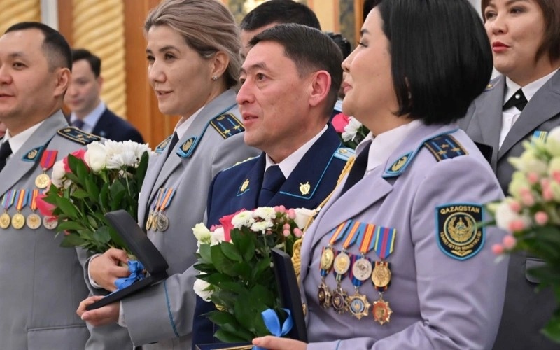 Янги йил арафасида Қозоғистонда учта идора вакилларига уй-жой топширилди