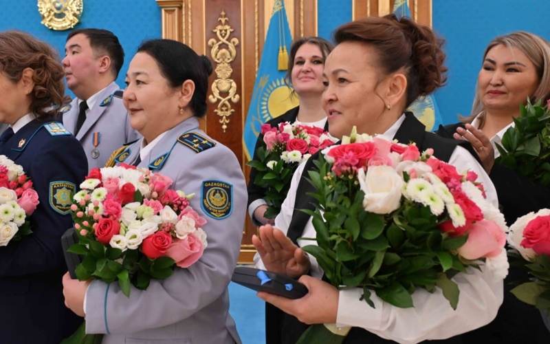 Жаңа жыл қарсаңында еліміздегі үш ведомство өкілдері баспаналы болды